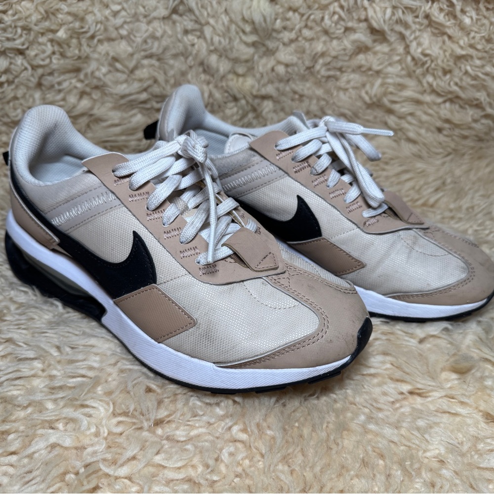 Nike Air Max Pre-Day Womens Shoes - Size 8 - Light Bone